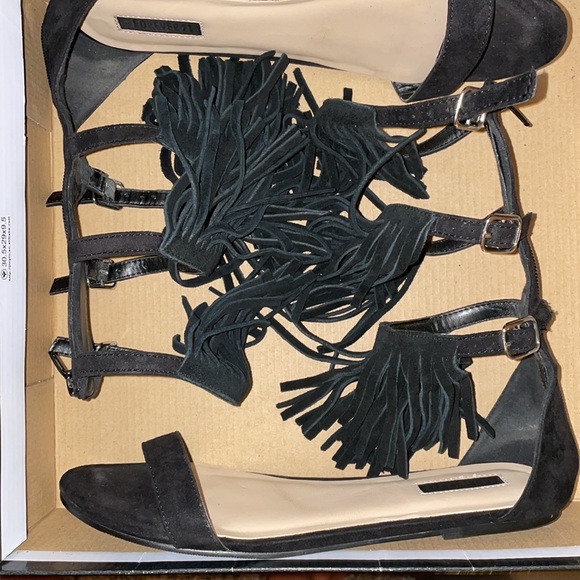 Forever 21 black fringe sandals - Picture 2 of 4